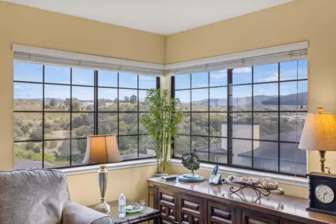 542 Pheasant Rdg, Del Rey Oaks, CA 93940