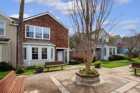 215 Village Cir, Santa Cruz, CA 95060