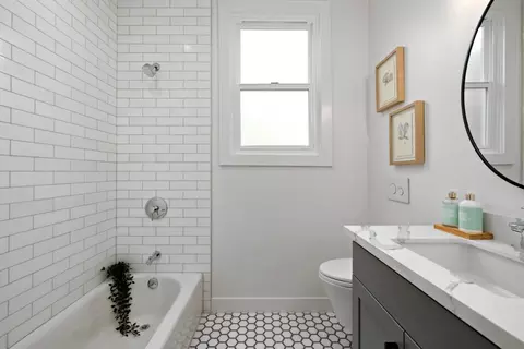 Bath - 706 25th Ave, San Francisco, CA 94121 photo 2 of 4