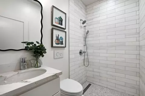 Bath - 706 25th Ave, San Francisco, CA 94121 photo 3 of 4