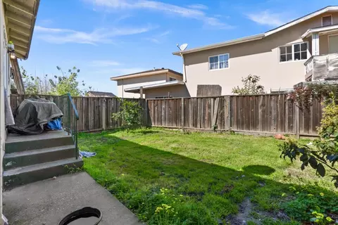 Exterior - 562 Simon St, Hayward, CA 94541 photo 7 of 11