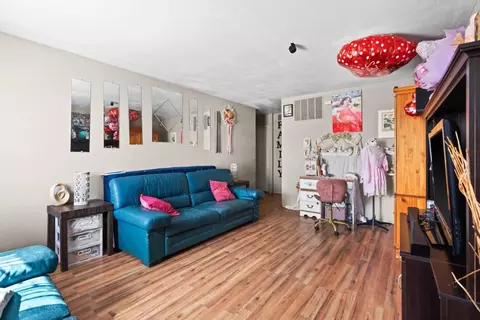 Living - 562 Simon St, Hayward, CA 94541 photo 4 of 5