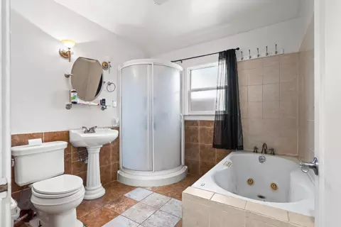 Bath - 562 Simon St, Hayward, CA 94541 photo 1 of 2