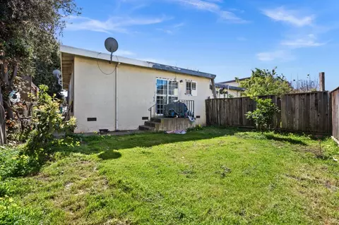 Exterior - 562 Simon St, Hayward, CA 94541 photo 8 of 11