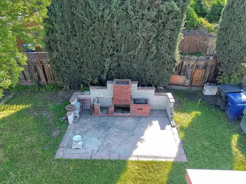 Exterior - 1248 Grinnell St, Modesto, CA 95350 photo 7 of 8