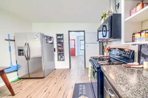 Kitchen - 1248 Grinnell St, Modesto, CA 95350 photo 2 of 2