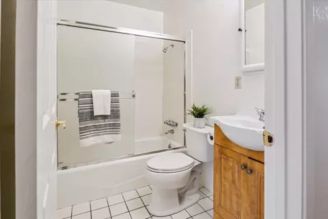 Bath - 668 Calaveras Dr, Salinas, CA 93906 photo 2 of 2