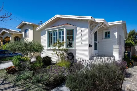 1220 Peralta Ave, Berkeley, CA 94706