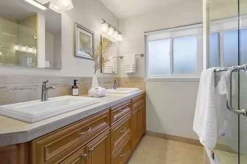 Bath - 1472 Picadilly Pl, Campbell, CA 95008 photo 1 of 3