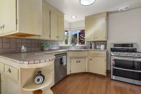 Kitchen - 1472 Picadilly Pl, Campbell, CA 95008 photo 2 of 2
