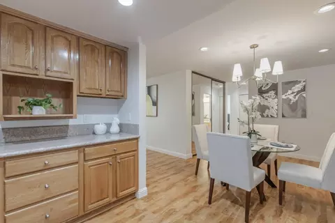 1033 Crestview Dr 111, Mountain View, CA 94040 photo 7