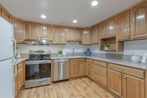 1033 Crestview Dr 111, Mountain View, CA 94040 photo 10