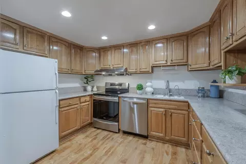 1033 Crestview Dr 111, Mountain View, CA 94040 photo 11