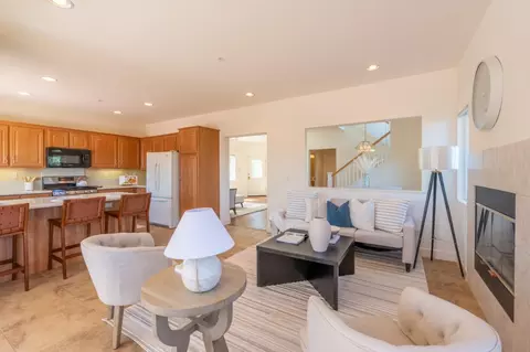 25341 Jasmine Ct, Salinas, CA 93908 photo 9