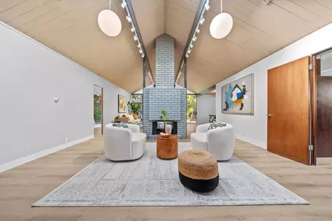Bath - 944 Trophy Dr, Mountain View, CA 94040 photo 1 of 5