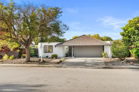Exterior - 944 Trophy Dr, Mountain View, CA 94040 photo 2 of 6