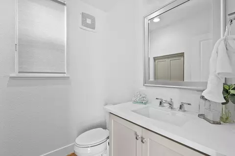 Bath - 279 Skyview Dr, Marina, CA 93933 photo 1 of 5
