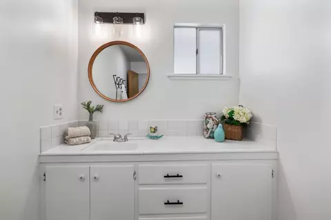 Bath - 807 Rosedale Ave, Capitola, CA 95010 photo 2 of 3