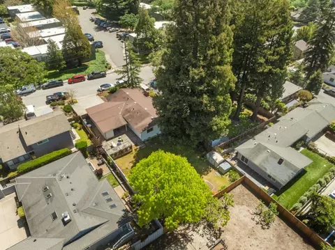 Exterior - 807 Rosedale Ave, Capitola, CA 95010 photo 6 of 15