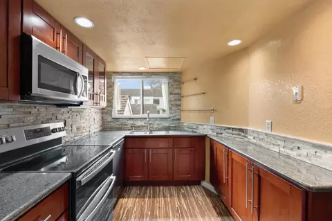 Kitchen - 2742 Hampton Ln, Santa Cruz, CA 95065 photo 3 of 6
