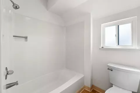 Bath - 2742 Hampton Ln, Santa Cruz, CA 95065 photo 3 of 5