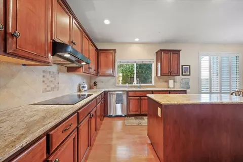Kitchen - 23 Penwick Cir, Salinas, CA 93906 photo 2 of 4