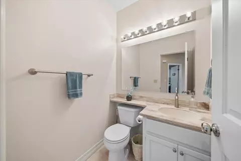 Bath - 23 Penwick Cir, Salinas, CA 93906 photo 2 of 6