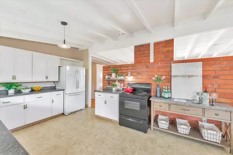 Kitchen - 226 Thompson Ave, Mountain View, CA 94043 photo 3 of 7