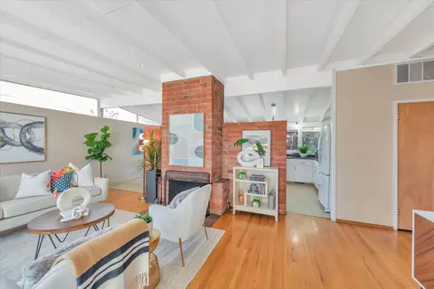 Living - 226 Thompson Ave, Mountain View, CA 94043 photo 2 of 5