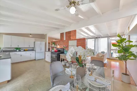 Dining - 226 Thompson Ave, Mountain View, CA 94043 photo 1 of 2