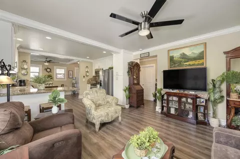 569 W 10th St, Tracy, CA 95376 photo 5