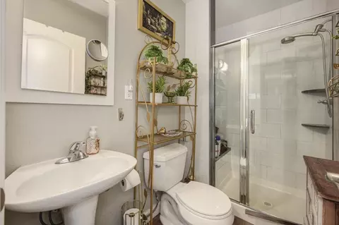 569 W 10th St, Tracy, CA 95376 photo 8
