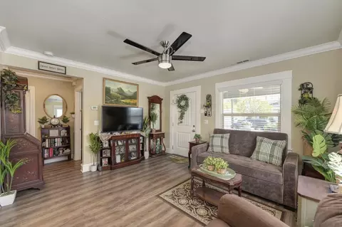 569 W 10th St, Tracy, CA 95376 photo 6