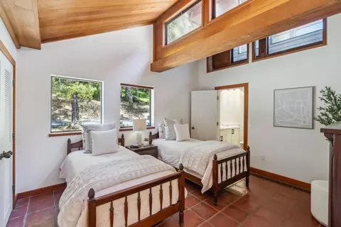 Bedroom - 620 Twin Ln, Soquel, CA 95073 photo 4 of 4