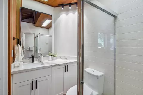 Bath - 620 Twin Ln, Soquel, CA 95073 photo 2 of 2