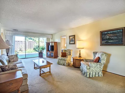 Living - 715 Bronte Ave, Watsonville, CA 95076 photo 2 of 4