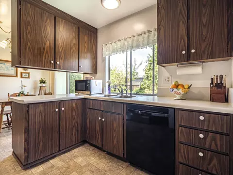 Kitchen - 715 Bronte Ave, Watsonville, CA 95076 photo 4 of 7