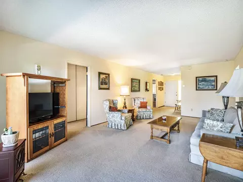 Living - 715 Bronte Ave, Watsonville, CA 95076 photo 3 of 4