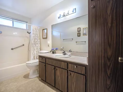 Bath - 715 Bronte Ave, Watsonville, CA 95076 photo 2 of 2