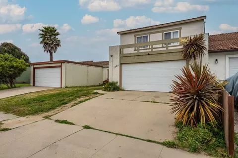 Exterior - 1523 Cherokee Dr, Salinas, CA 93906 photo 4 of 15