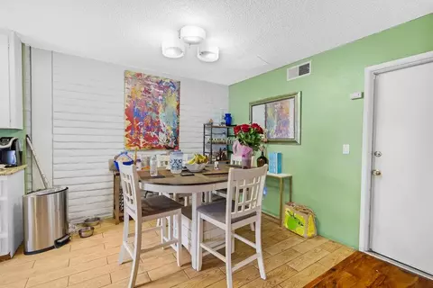Dining - 1523 Cherokee Dr, Salinas, CA 93906 photo 2 of 2