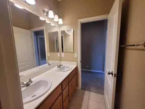 Bath - 4082 St Remy Ct, Merced, CA 95348 photo 12 of 13