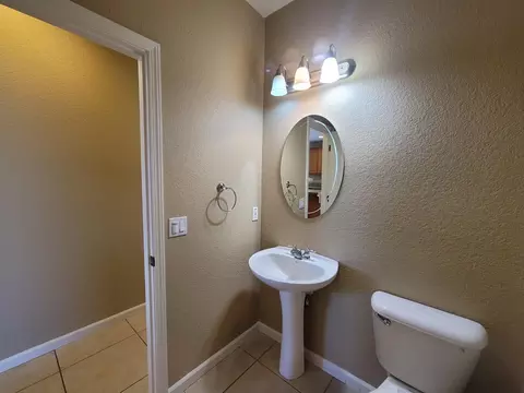 Bath - 4082 St Remy Ct, Merced, CA 95348 photo 2 of 13