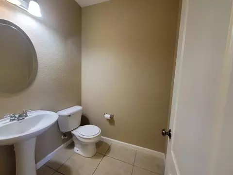 Bath - 4082 St Remy Ct, Merced, CA 95348 photo 1 of 13