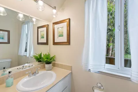 Bath - 2874 Lindsay Ln, Soquel, CA 95073 photo 1 of 3