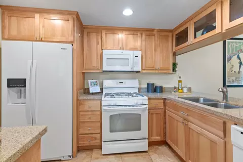Kitchen - 2874 Lindsay Ln, Soquel, CA 95073 photo 5 of 7