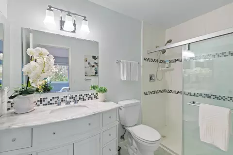 Bath - 2874 Lindsay Ln, Soquel, CA 95073 photo 3 of 3