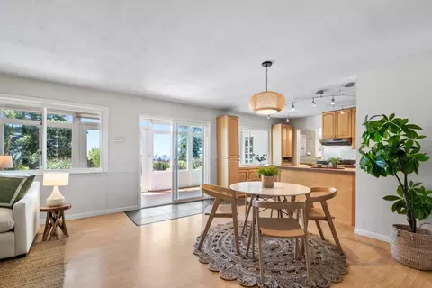 Dining - 7051 Mesa Dr, Aptos, CA 95003 photo 6 of 7