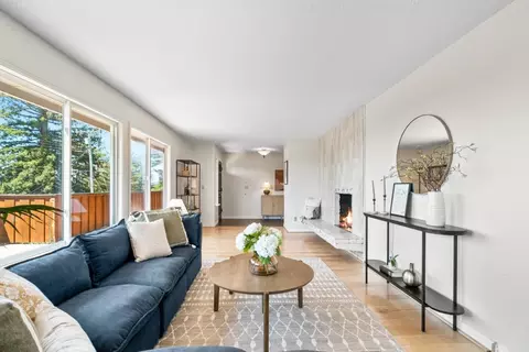 Living - 7051 Mesa Dr, Aptos, CA 95003 photo 7 of 10