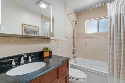 Bath - 7051 Mesa Dr, Aptos, CA 95003 photo 1 of 6